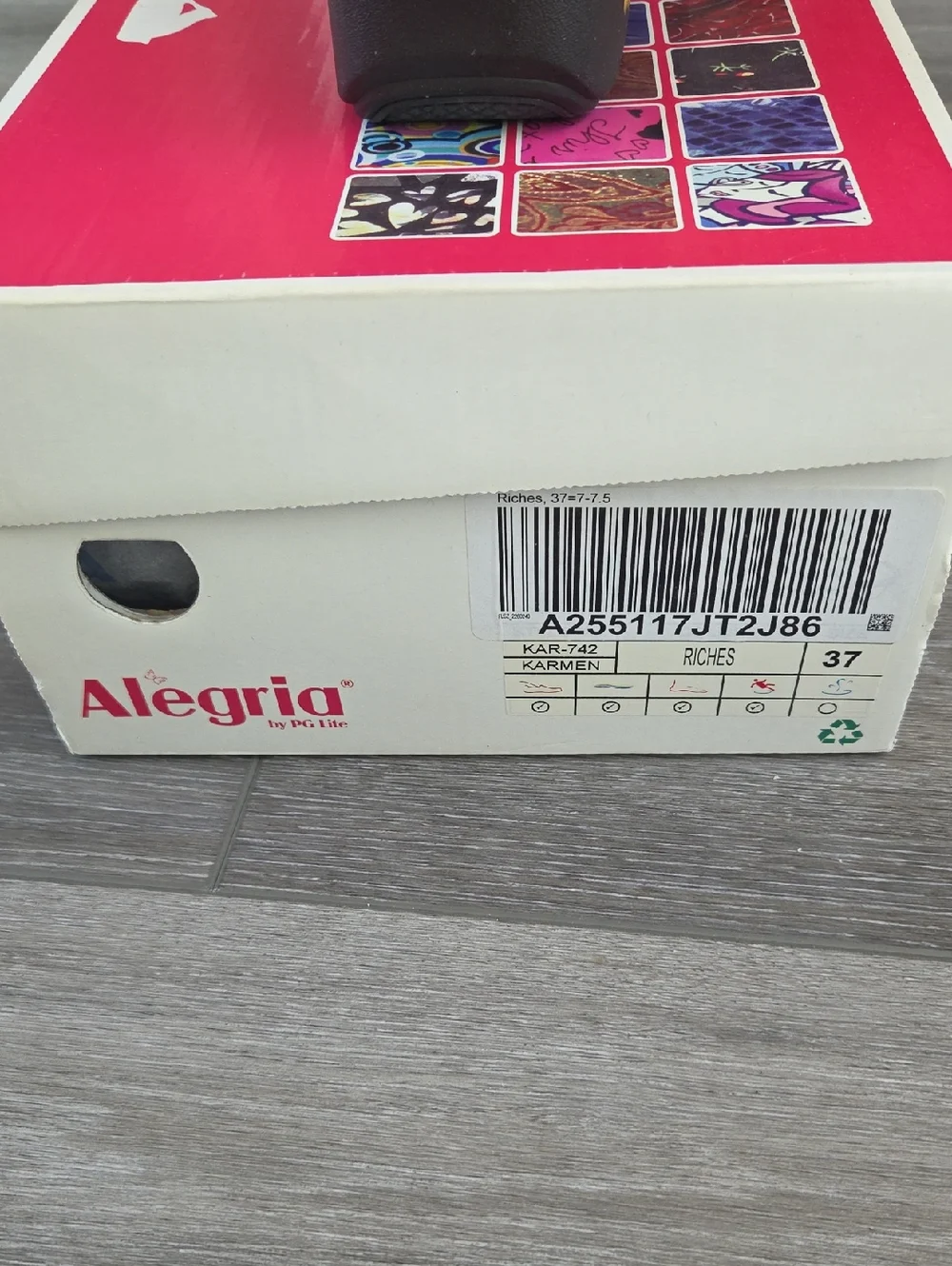 Allegria Metallic Slides 37